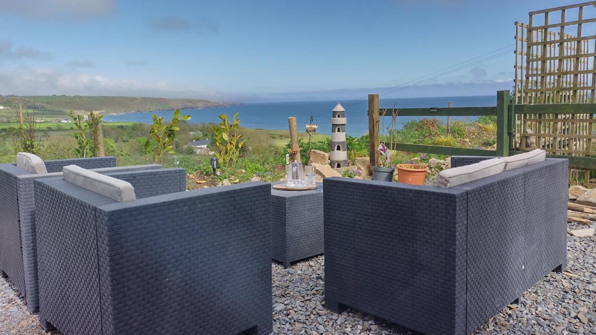 Seaside In With Breathtaking Views Chalet